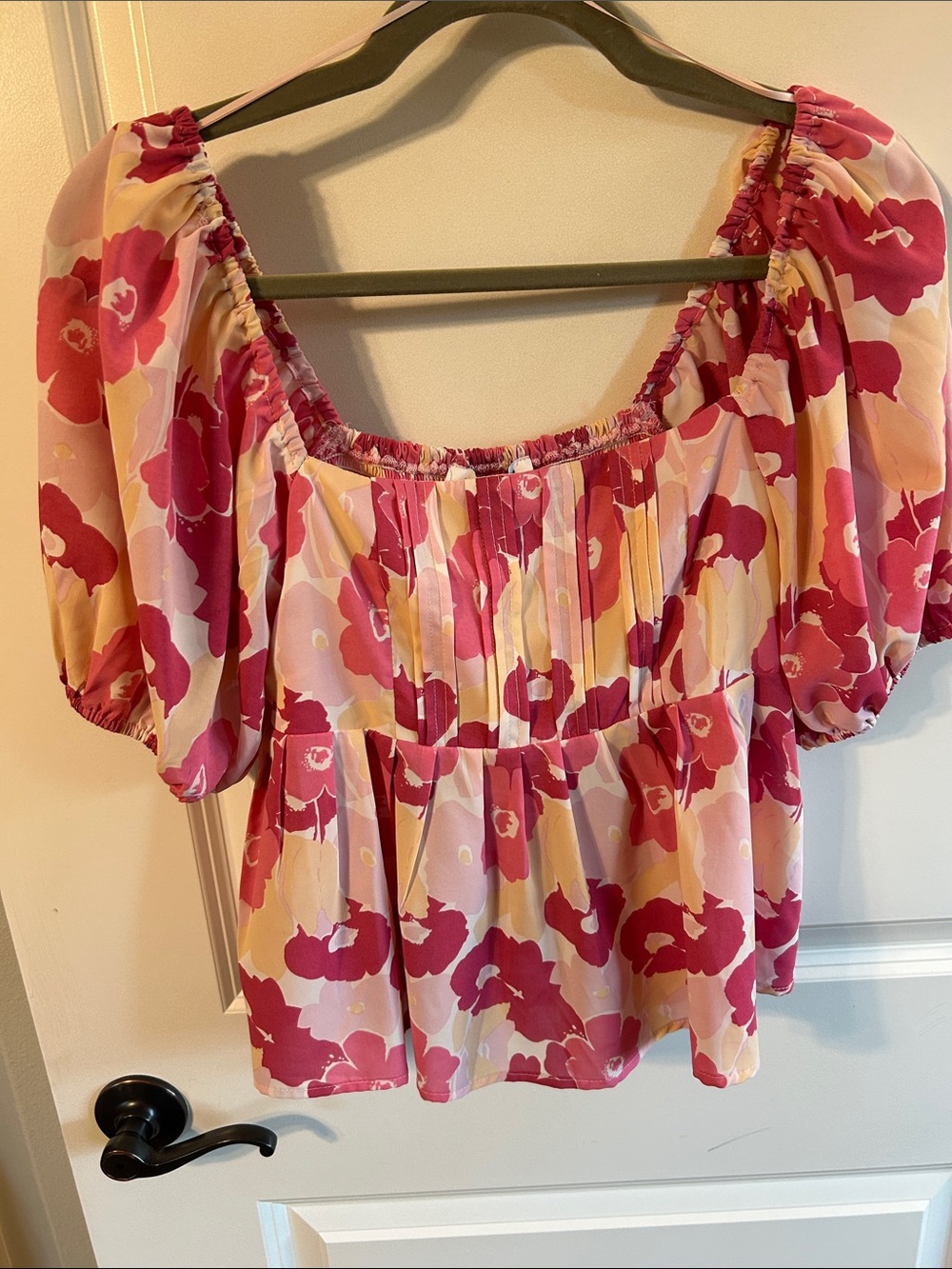 Jacqui E Rose-Pink Floral Puff Sleeve Peplum Top. 0074